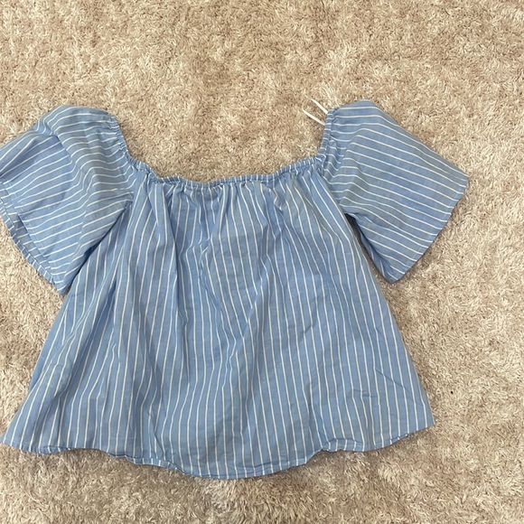 Express Crop Top - Picture 2 of 3